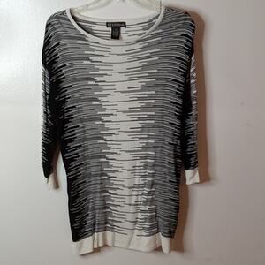 Design 365 women's size Medium knitted tunic.